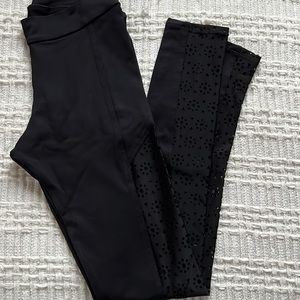 Motion wear black leggings